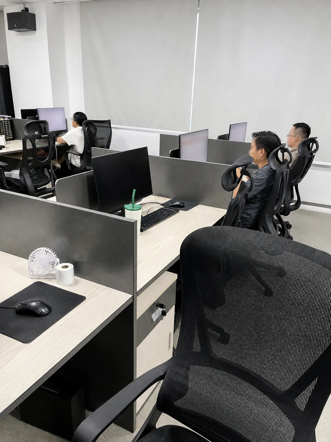 TRUHUOVA office workstations